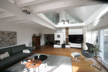 Wohnzimmer mit Galerie